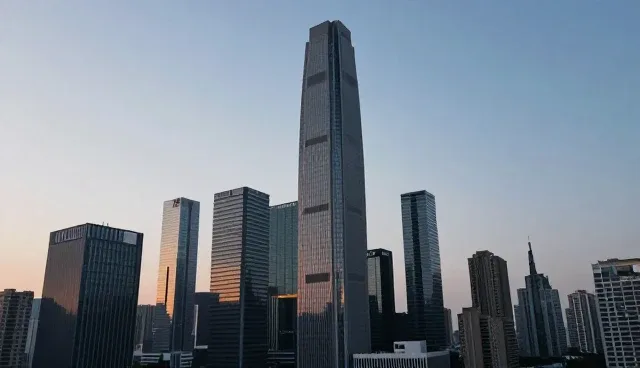 制造行业信息查询平台的两种做法及其实际取舍